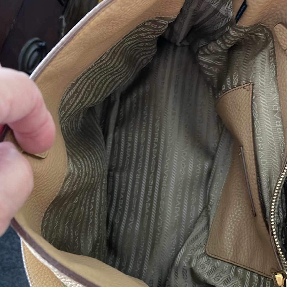 Prada Daino shoulder bag 100% authentic nude/camel - Picture 15 of 16